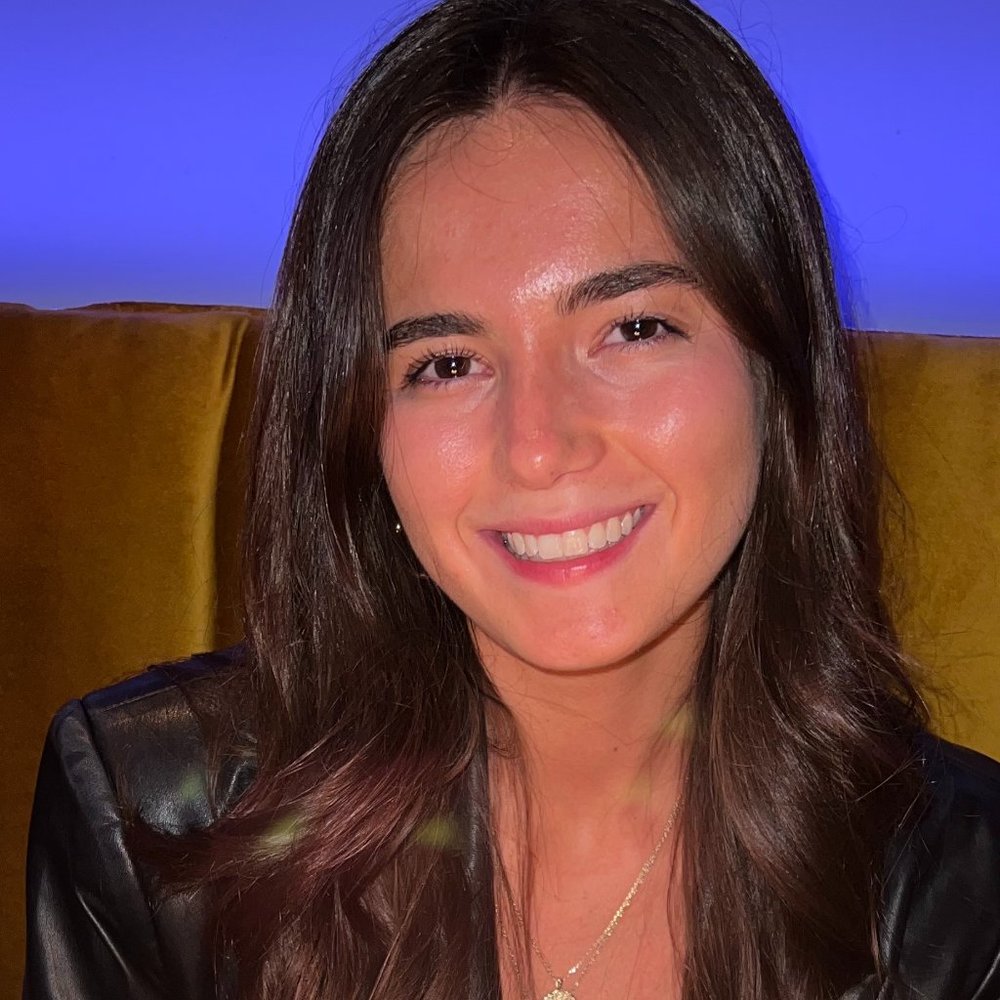Meet your Posher, Dominique